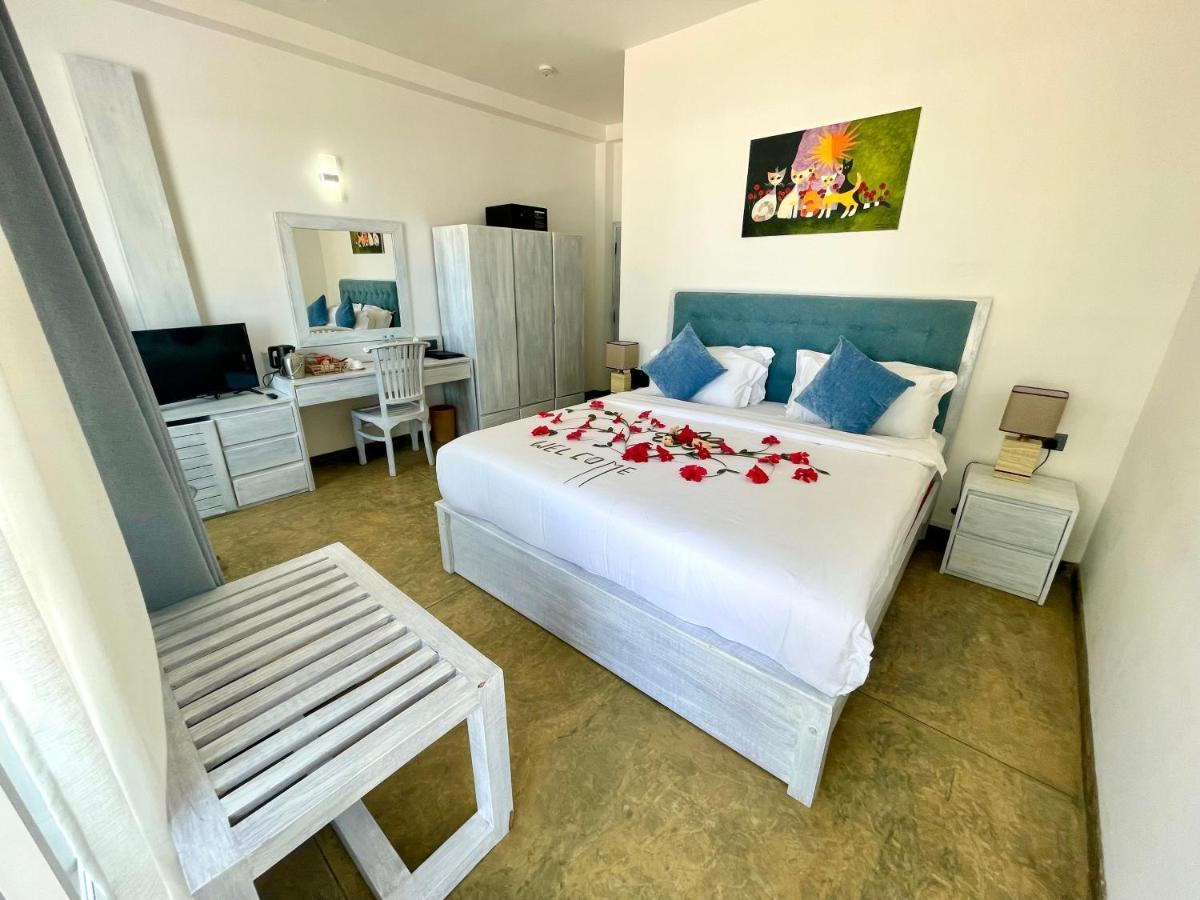 Smeralda Beach Hotel Dikwella Eksteriør bilde